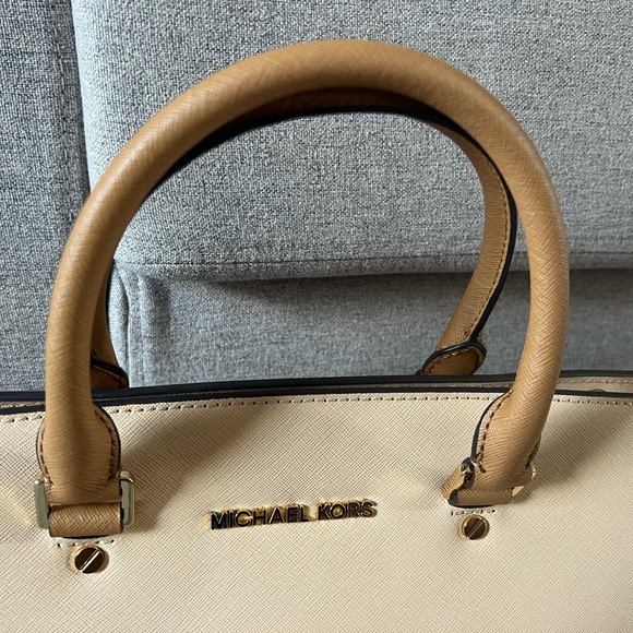 Michael Kors handbag - Picture 5 of 12